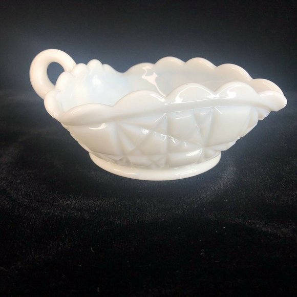 Fenton Block And Star Milk Glass Triangle Candy Dish Bowl Round Handle Vintage - Picture 6 of 9